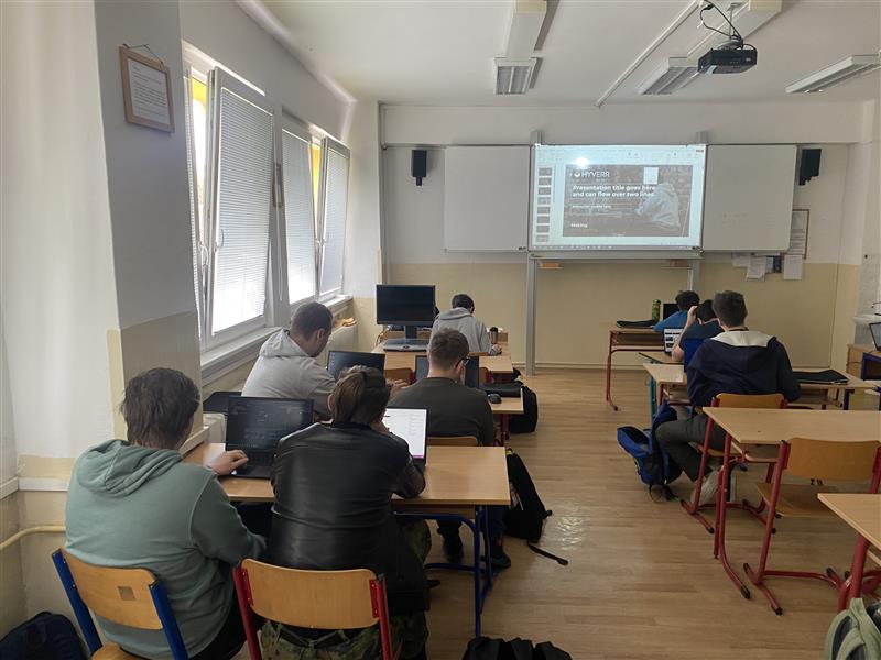 Studenti SŠ prof. Zdeňka Matějčka při projektovém dni s UiPath